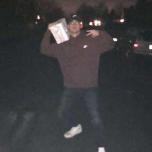 Meet your Posher, Max